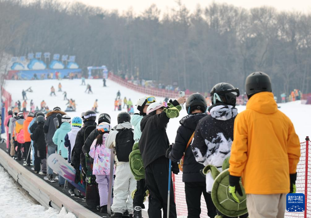 周末滑雪热