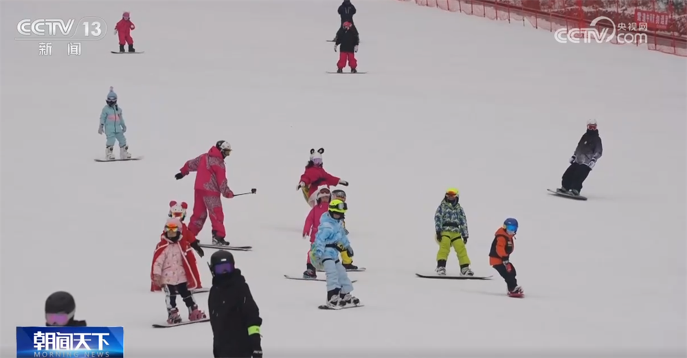 “冰雪经济”为冬季消费注入强劲动能 “冰雪+”多样化体验激活新引擎