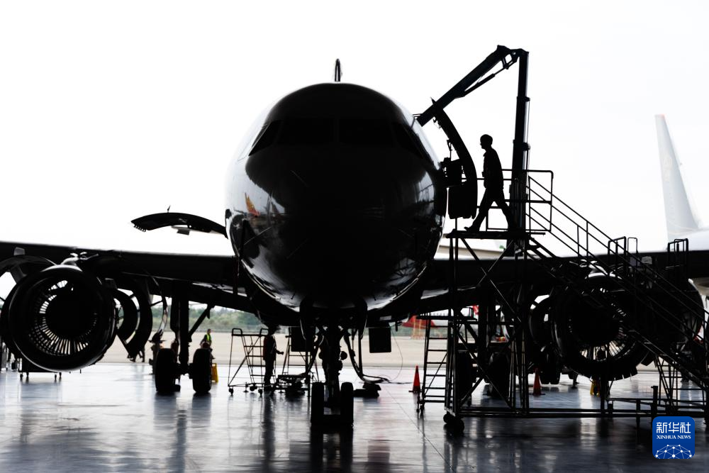 海口:走进自贸港飞机维修“4S店”