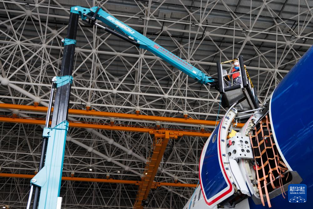 海口:走进自贸港飞机维修“4S店”