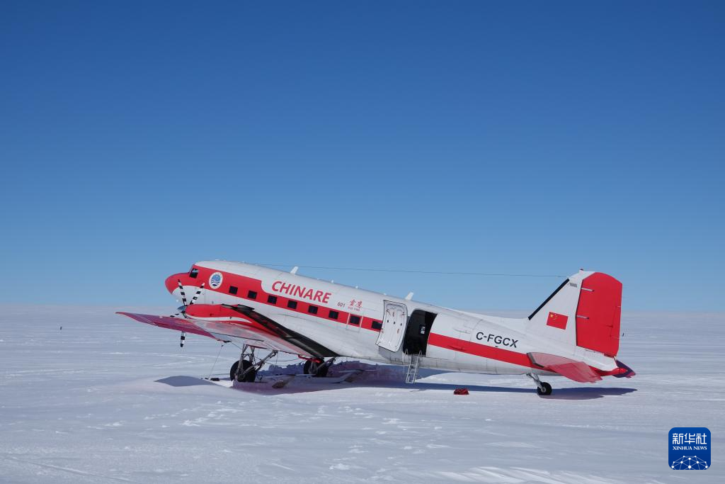 第42次南极考察丨10年航程80万公里！中国“雪鹰601”飞机翱翔南极