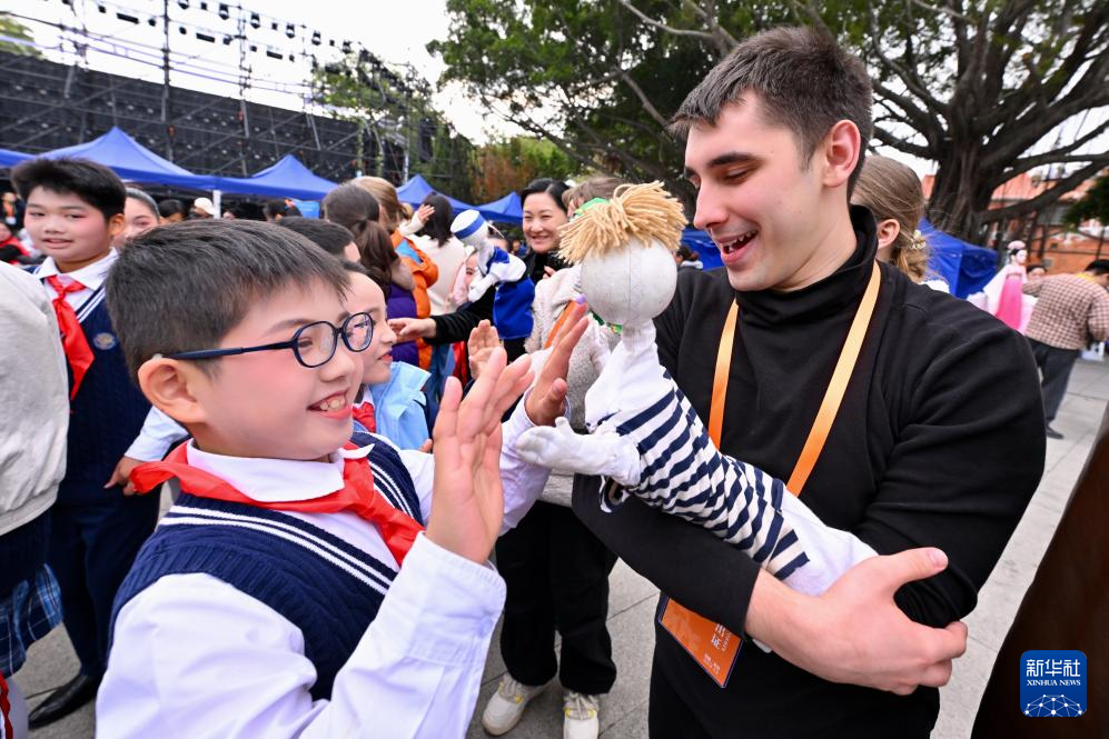泉州国际木偶展演启幕