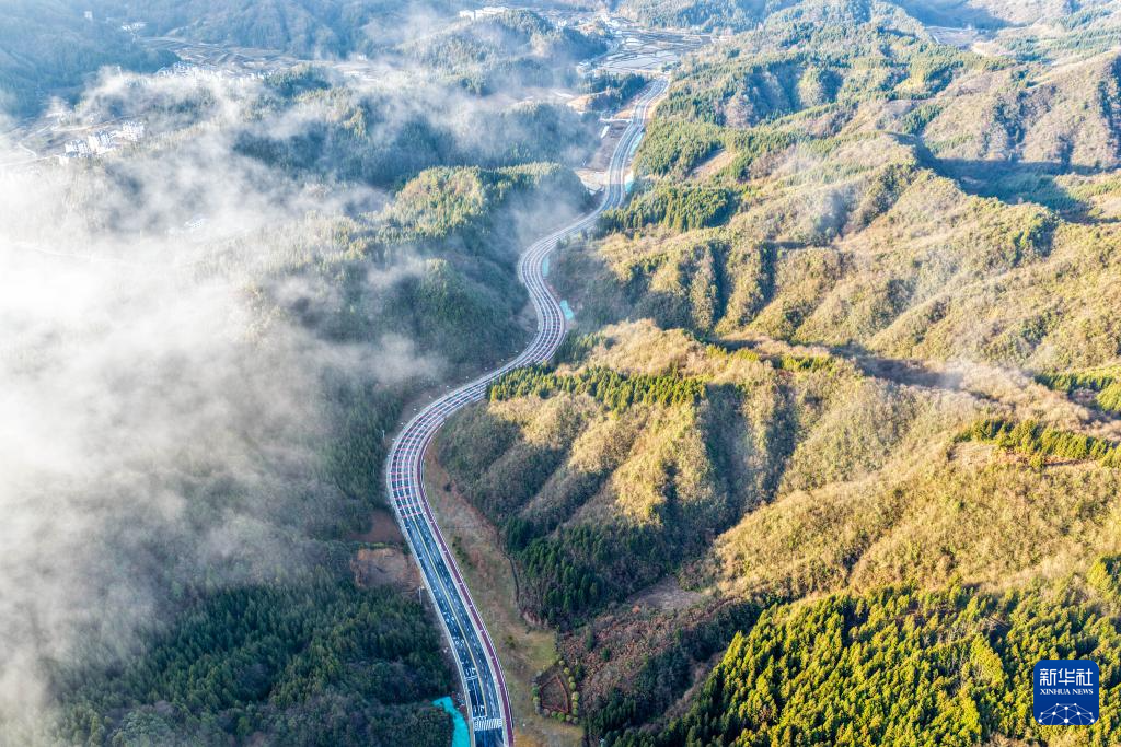 重庆冷水镇:生态旅游助力乡村振兴