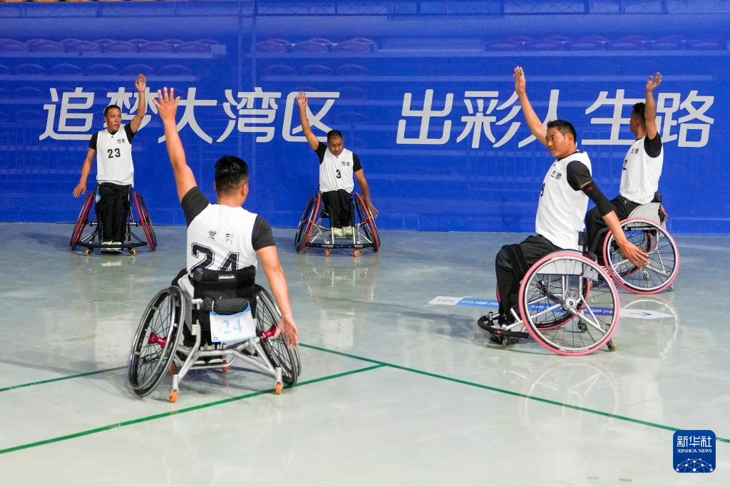 有爱无碍 暖心守护轮椅上的热爱