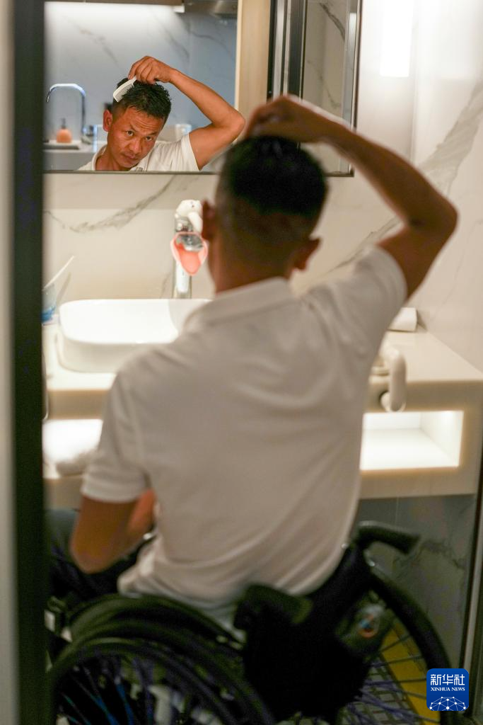 有爱无碍 暖心守护轮椅上的热爱