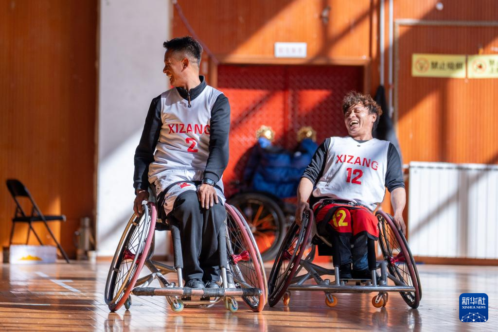 有爱无碍 暖心守护轮椅上的热爱