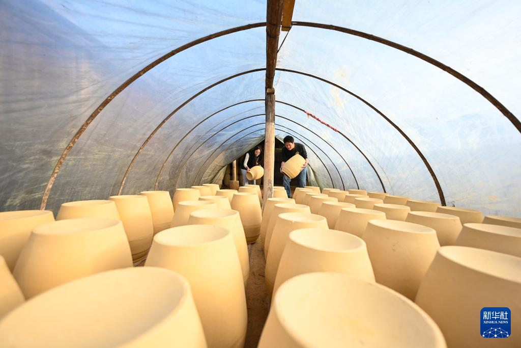 图片故事丨古窑“新生代”:让传统技艺与现代生活交融