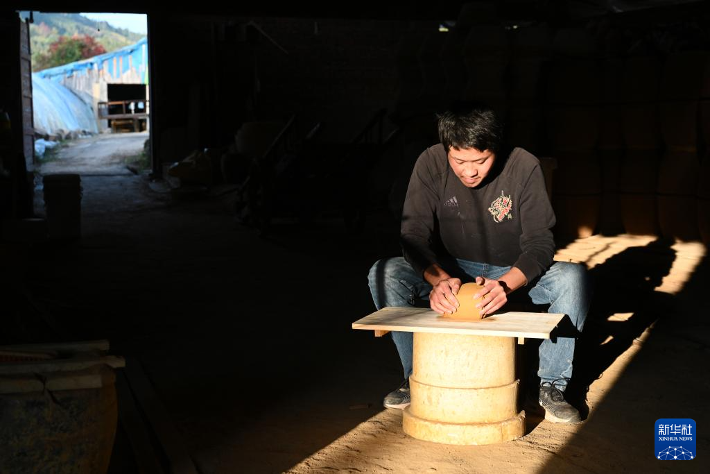图片故事丨古窑“新生代”:让传统技艺与现代生活交融