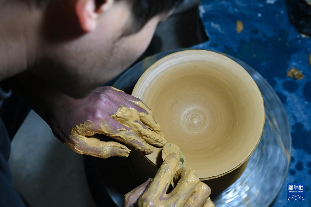 图片故事丨古窑“新生代”:让传统技艺与现代生活交融