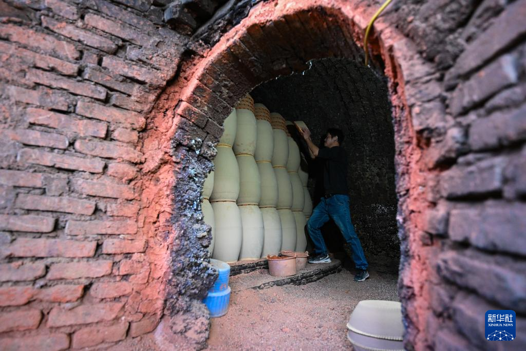 图片故事丨古窑“新生代”:让传统技艺与现代生活交融