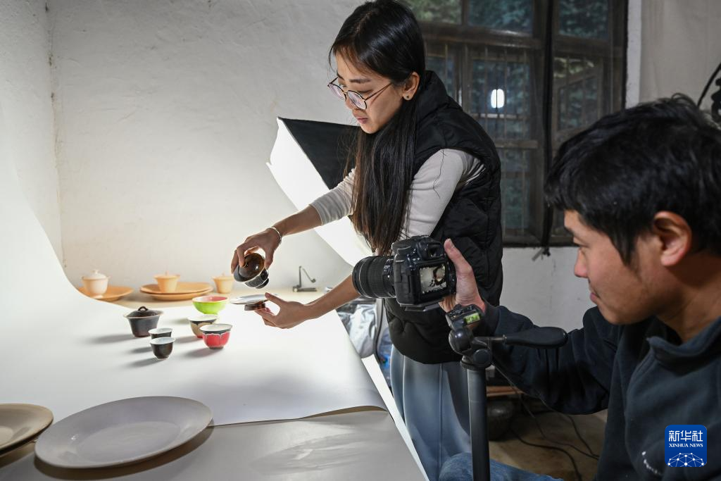 图片故事丨古窑“新生代”:让传统技艺与现代生活交融
