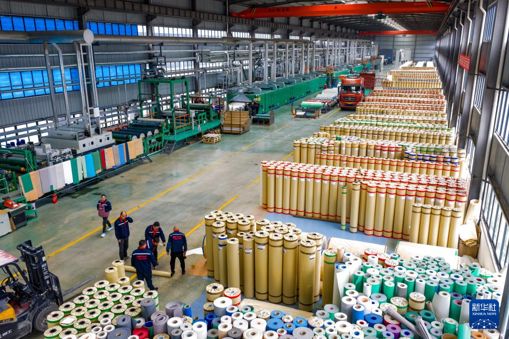 广元地板出川 铺进中亚万家