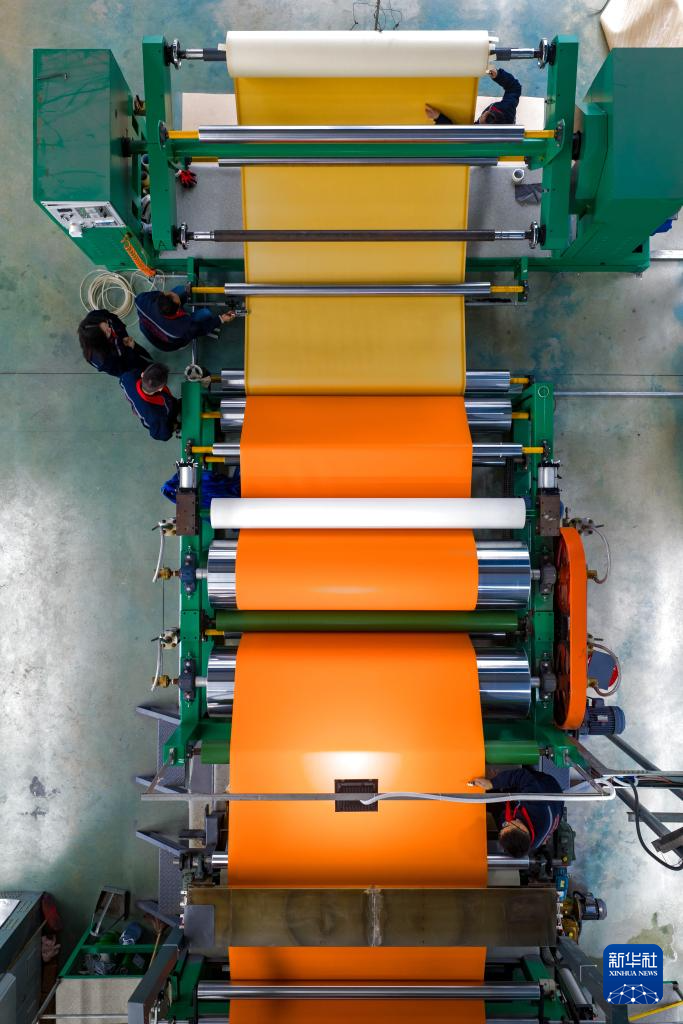 广元地板出川 铺进中亚万家