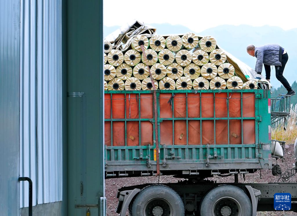 广元地板出川 铺进中亚万家