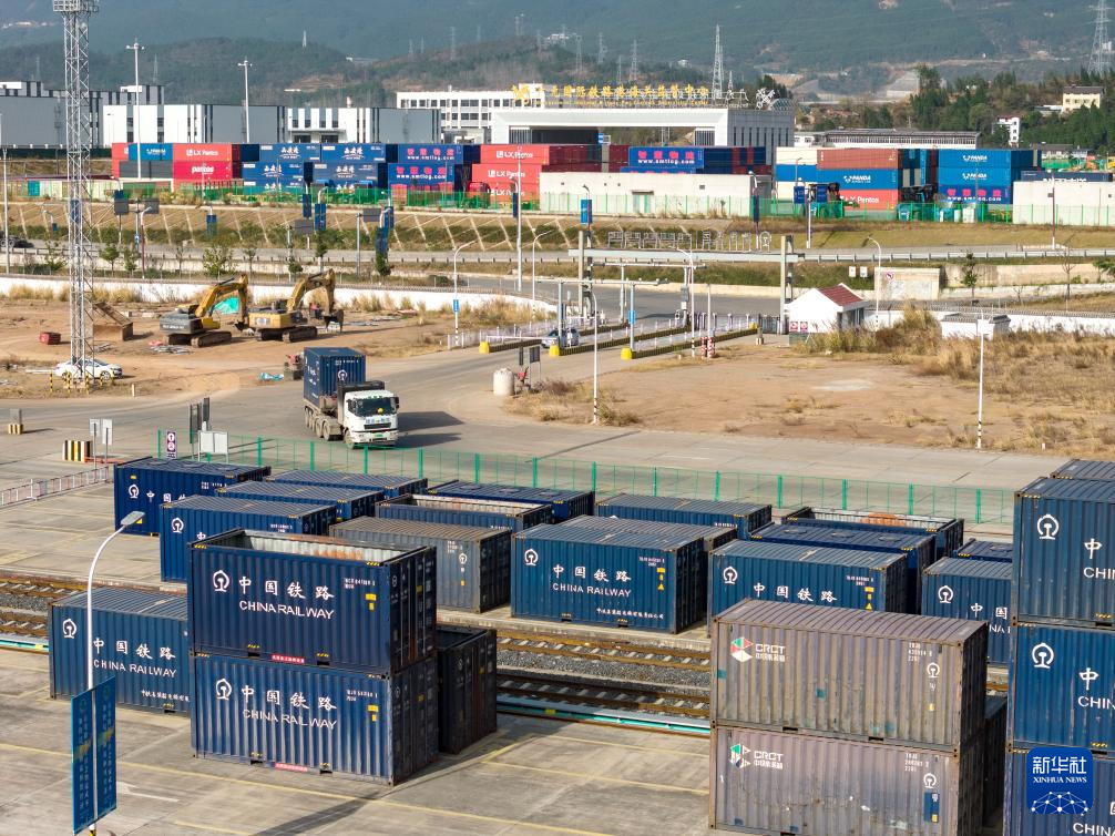 广元地板出川 铺进中亚万家