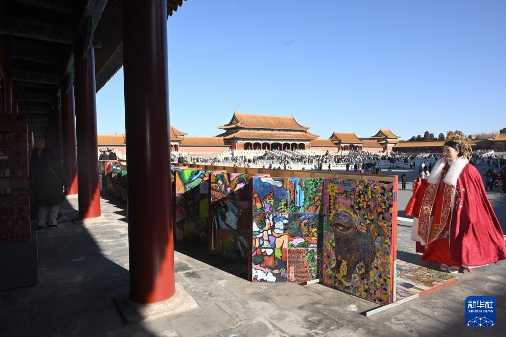 在故宫“听色彩讲故事”