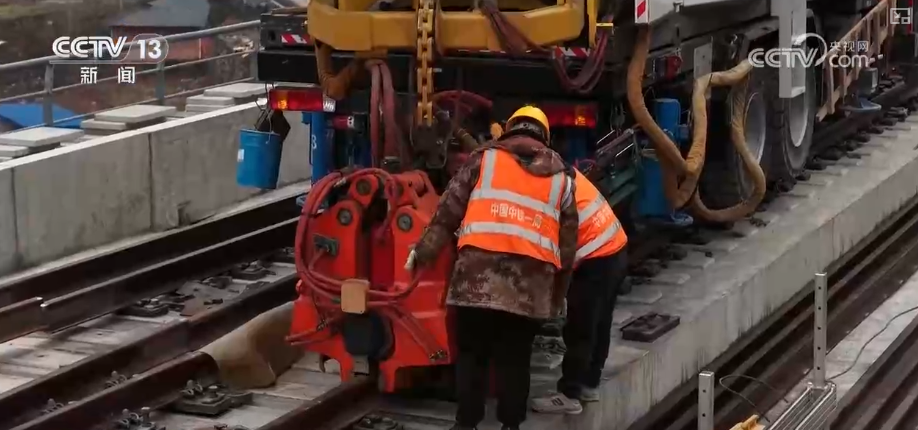 能源→交通→民生 建设者以马不停蹄的干劲刷新重大工程“进度条”