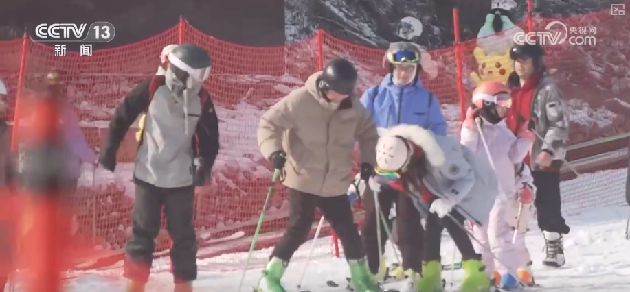 “真金白银”惠民叠加多彩冰雪“盛宴” 助推“冷资源”乘势而上掀起消费新热潮