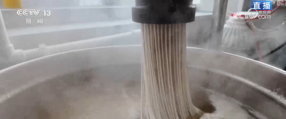 “菜篮子”“果盘子”量足价稳物丰 吃出人气“挤”出财气添彩火热“年经济”