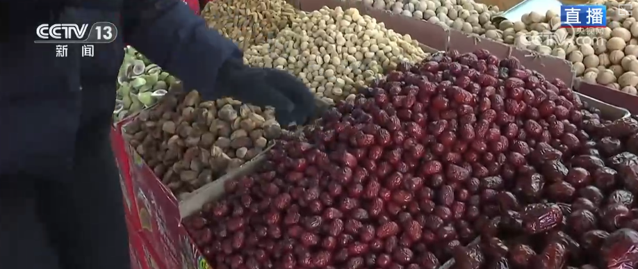 “菜篮子”“果盘子”量足价稳物丰 吃出人气“挤”出财气添彩火热“年经济”