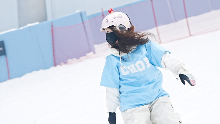 追光｜新年伊始，南方人把雪滑出了火锅味