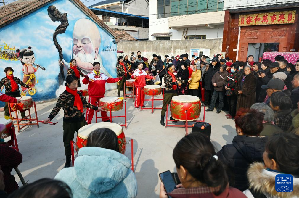 一支画笔 勾勒出乡村百姓的“诗与远方”