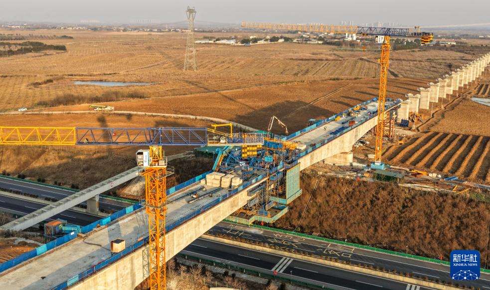 合武高铁庐安特大桥跨德上高速连续梁合龙