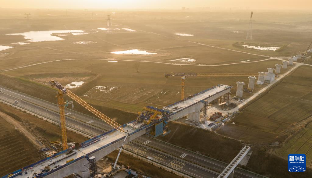 合武高铁庐安特大桥跨德上高速连续梁合龙