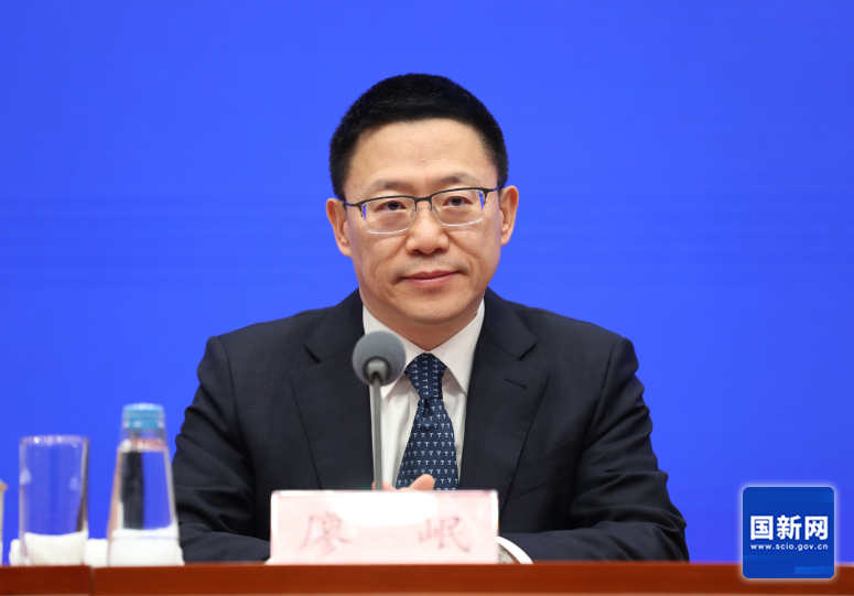 2025年积极的财政政策，为经济社会中长期可持续发展打下坚实基础