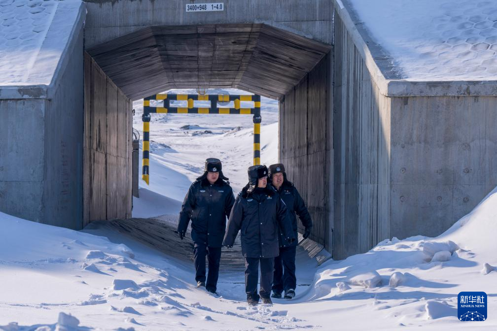 新疆:多部门联动筑起寒潮中的温暖防线