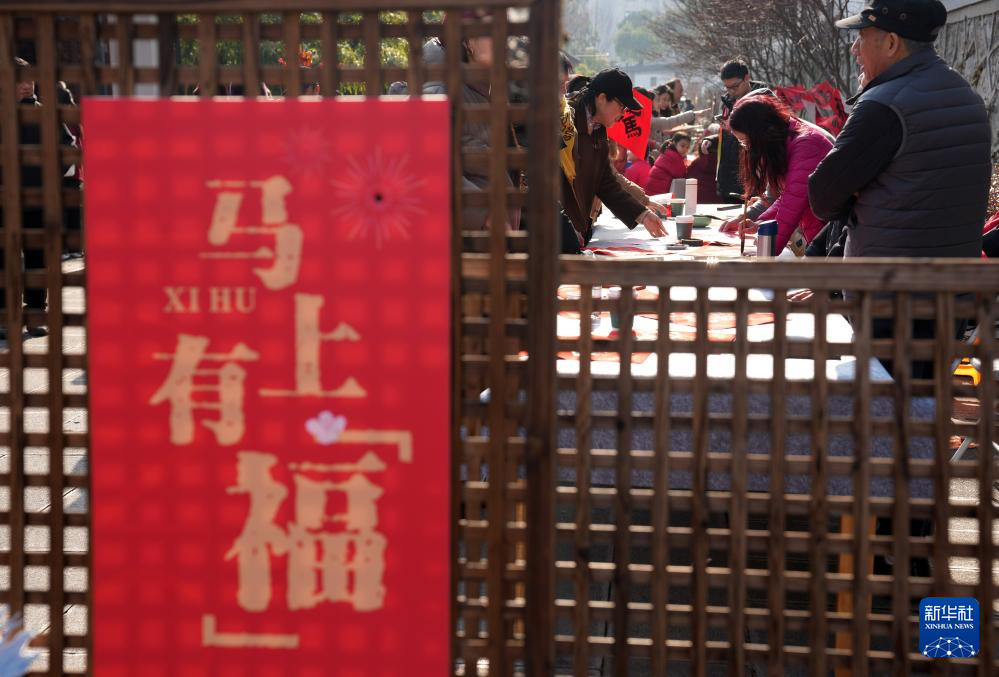 杭州:逛庙会 迎腊八