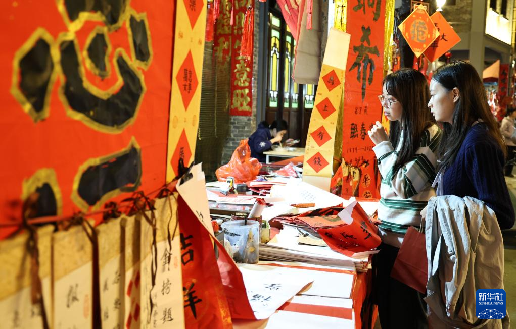 广东佛山古镇灯会开锣