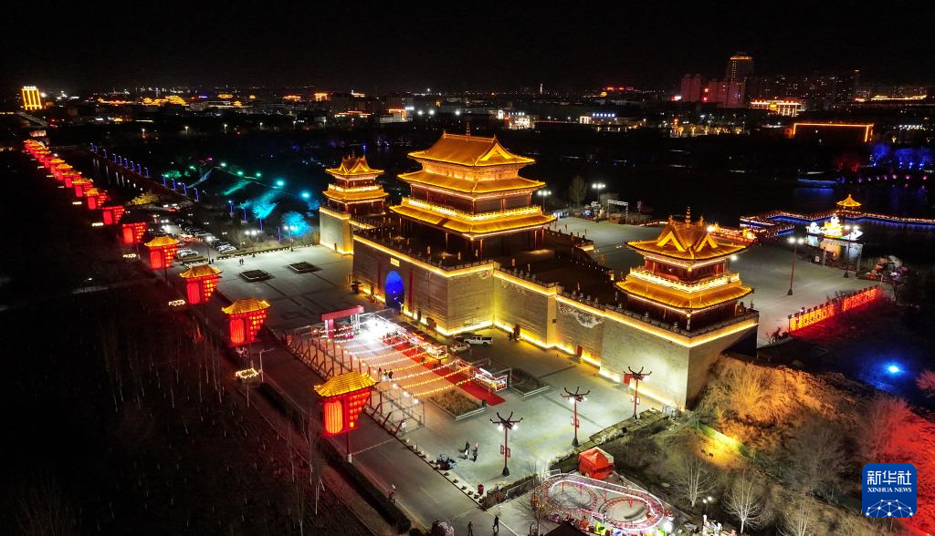 流光溢彩庆新春