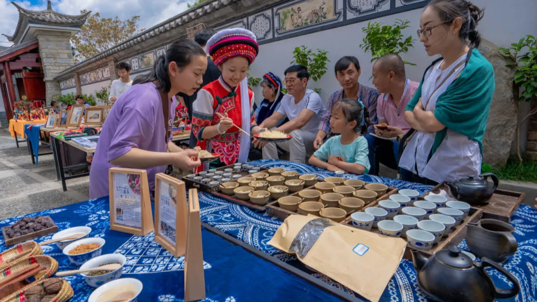 行稳致远开新局丨咖香漫路花盈途 “云”端发轫如何拼出新图景?