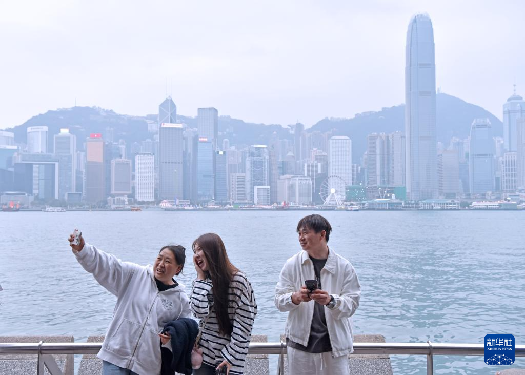 香港春节假期人气旺 超百万人次旅客访港