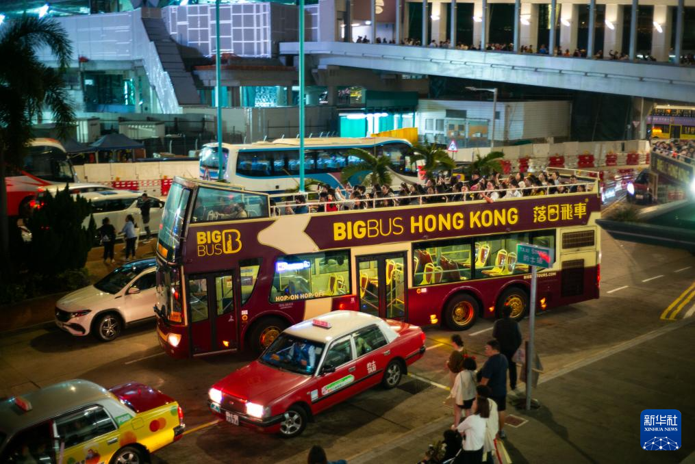 香港春节假期人气旺 超百万人次旅客访港