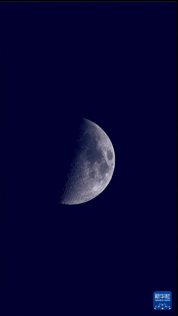 星空相册丨年度最大上弦月现身天宇