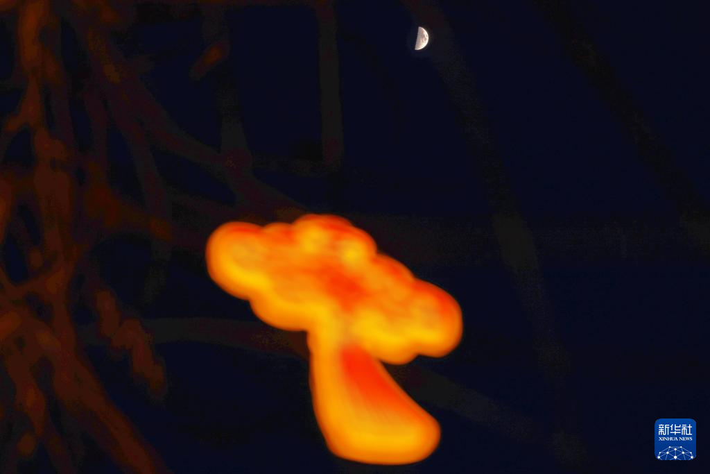 星空相册丨年度最大上弦月现身天宇