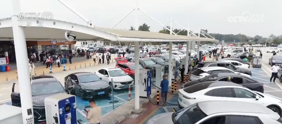 春节消费市场表现火热 “政策礼包”激发消费者“焕新”热情