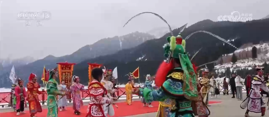 闹社火、吃元宵、烧火龙……各地多彩民俗闹元宵 欢天喜地引客来