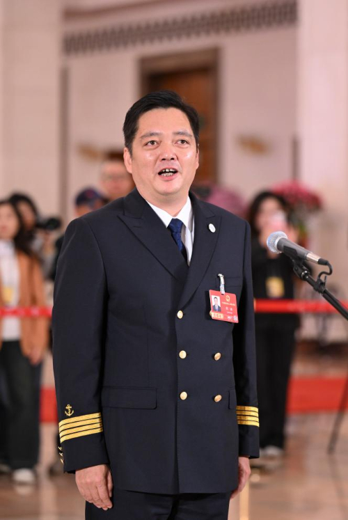 倪迪代表:我们国家的航海事业现在越来越有奔头