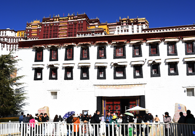 西藏深一度 | “冬游西藏”八年，把雪域的冷捂成发展的热