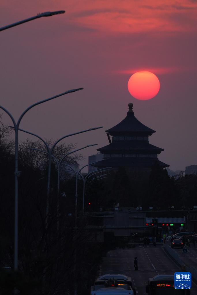 星空相册丨春分悬日