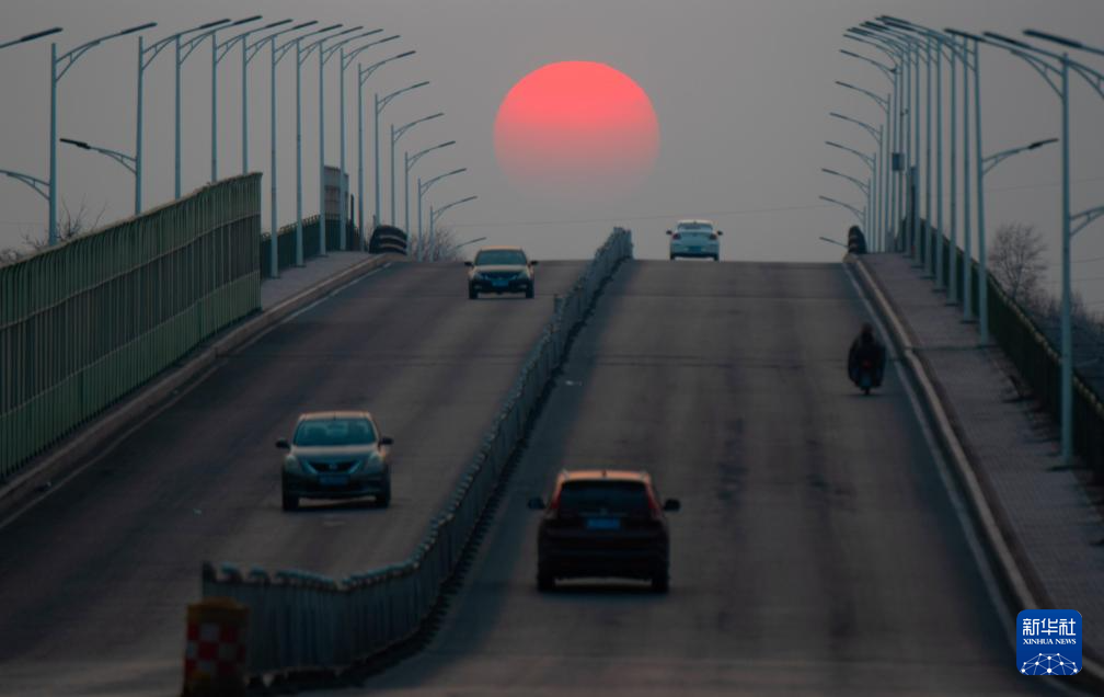星空相册丨春分悬日