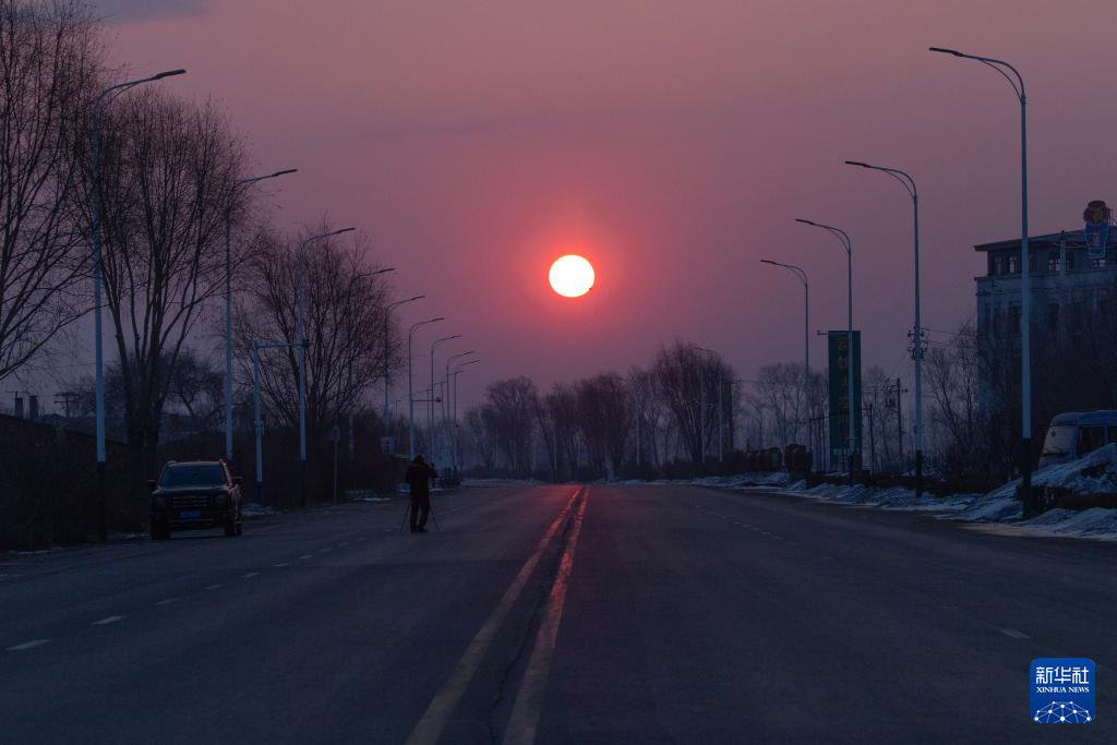 星空相册丨春分悬日