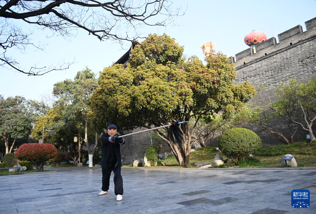 全民健身丨西安古城墙下涌动体育春潮