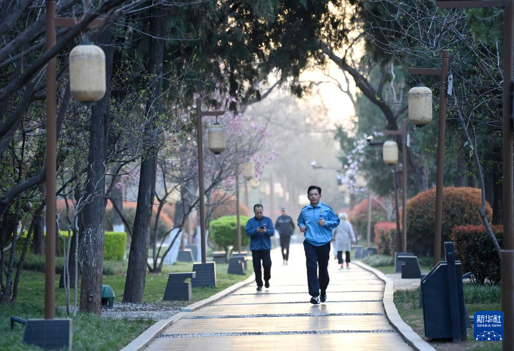 全民健身丨西安古城墙下涌动体育春潮
