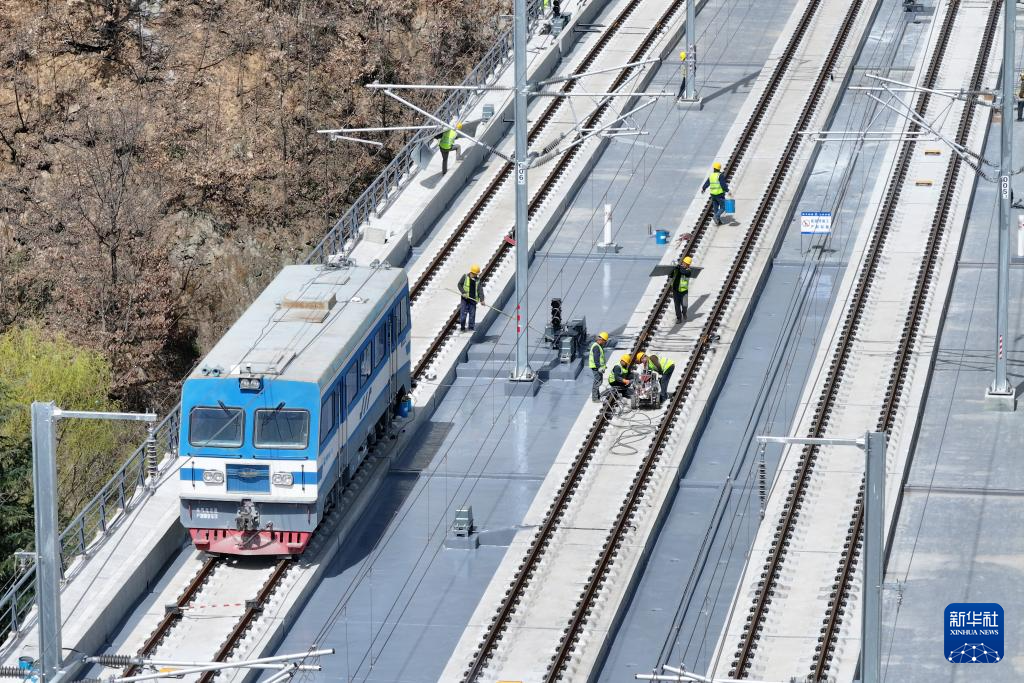 西康高铁沿线车站挂牌