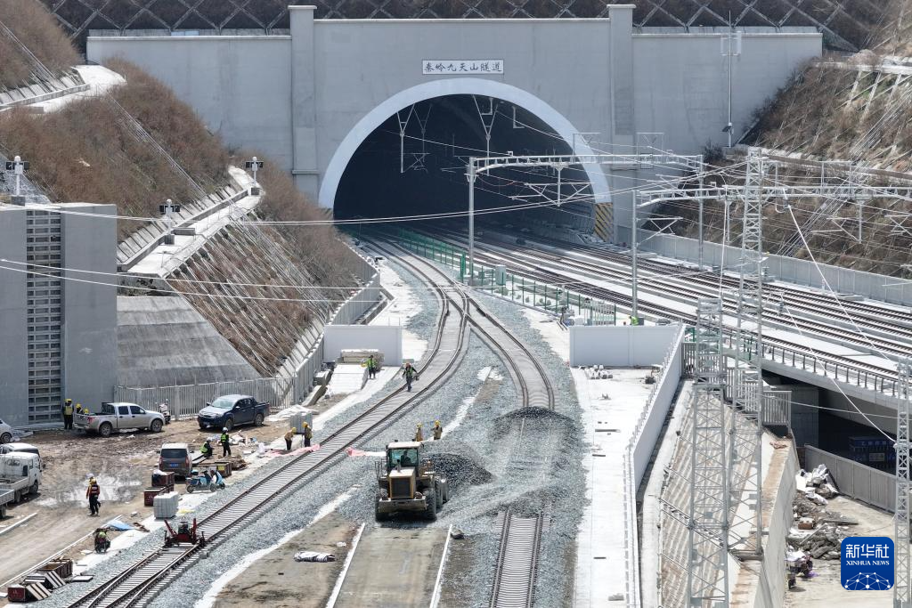 西康高铁沿线车站挂牌