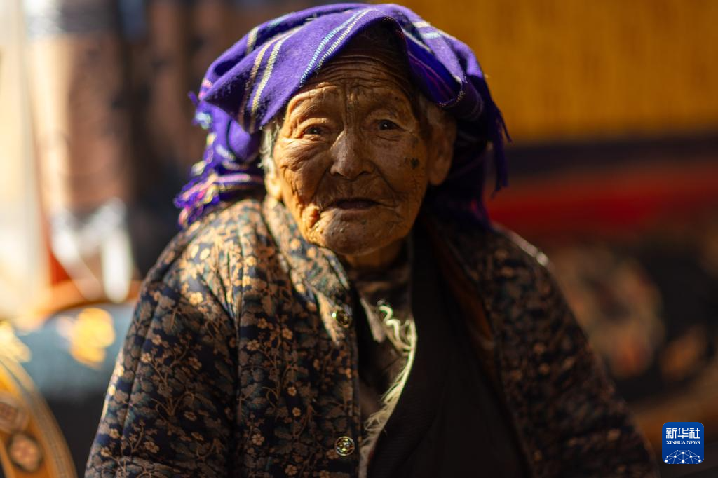 苦难和新生——西藏翻身农奴影像档案:贡觉曲珍